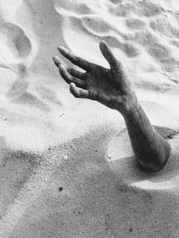 Sch immersive Sandhandschablone in schwarz-weiß, Symbol für Freiheit und Spiritualität, ideal für astrologische Inspiration.